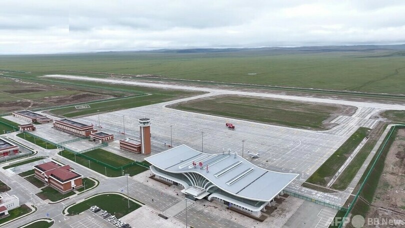 中国新疆　27番目の民間空港バインブルク空港がオープン