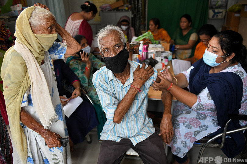 インド、1日でワクチン接種1000万回超 過去最多