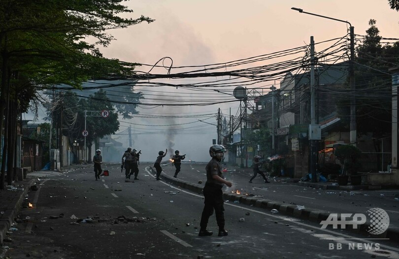 大統領再選への抗議デモで6人死亡 インドネシア首都