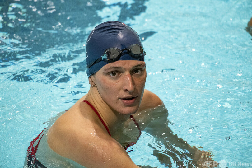 トランスジェンダー競泳女子選手、大学ラストレースは最下位