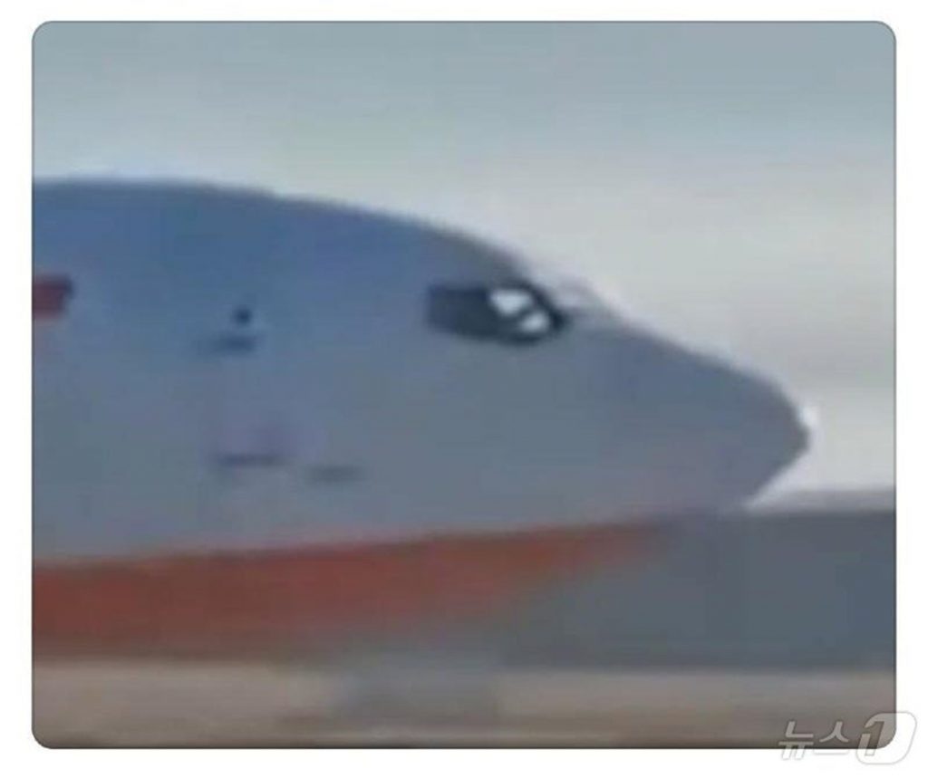 最後の瞬間にもコックピットのパネルに手を」…韓国・旅客機の機長