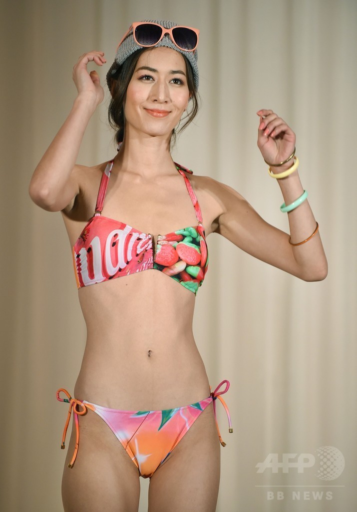 三愛 15年の新作水着を発表 写真14枚 マリ クレール スタイル Marie Claire Style