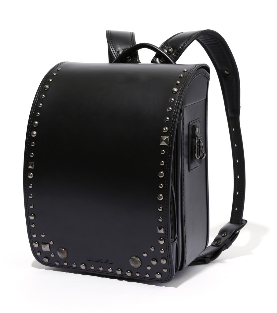 「ディーゼル キッズ」ロックなスタッズ付き限定ランドセル