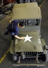 フィリピンの首都マニラ（Manila）郊外のMD Juanの工場で再生される第二次大戦時の軍用「ウィリス・ジープ（Willys Jeep）」（2008年5月28日撮影）。(c)AFP/JES AZNAR