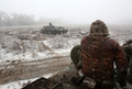 ウクライナ東部ルガンスク州で配置に就くウクライナ軍部隊（2022年3月2日撮影、資料写真）。(c)Anatolii Stepanov / AFP