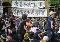台湾・台北（Taipei）の総統府前で行われたデモの様子（2014年3月30日撮影）。(c)AFP/Sam Yeh