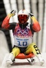 ソチ冬季五輪、リュージュ男子一人乗り。金メダル獲得を喜ぶフェリックス・ロッホ（Felix Loch、2014年2月9日撮影）。(c)AFP/LIONEL BONAVENTURE