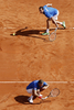男子テニス、国別対抗戦のデビスカップ（Davis Cup 2012）は6日、ワールドグループ準々決勝が各地で行われ、フランスは米国との通算成績を1勝2敗とした。

フランスのジュリアン・ベネトー（Julien Benneteau）/ミカエル・ロドラ（Michael Llodra）組は4-6、4-6、6-7で米国のボブ・ブライアン（Bob Bryan）/マイク・ブライアン（Mike Bryan）組に敗れた。

試合に臨むフランスのジュリアン・ベネトー（下）とミカエル・ロドラ（2012年4月7日撮影）。(c)AFP/SEBASTIEN NOGIER