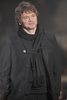 東京・国立代々木競技場で開催されたヨウジヤマモト（Yohji Yamamoto）メンズコレクション「YOHJI YAMAMOTO THE MAN 4.1 2010 TOKYO」（2010年4月1日撮影）。(c)AFP/Yoshikazu TSUNO