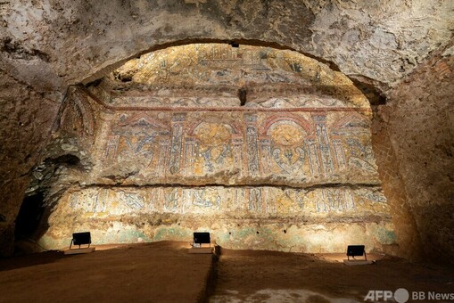 2000年前の邸宅跡から「前例のない」モザイク壁画 伊ローマ 写真21枚
