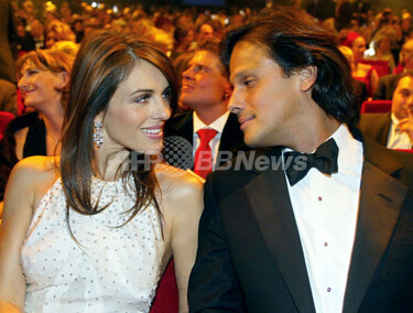 エル　エリザベスハーレー エリザベス・ハーレーが結婚発表 - 英国 写真2枚 国際ニュース：AFPBB News