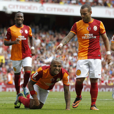 UMBRO アンブロ GALATASARAY ガラタサライ サッカーユニフォーム ガラタサライSKホームユニフォーム2025/26 - J League Shop ユニフォーム