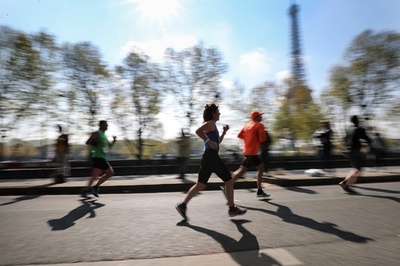 パリ・マラソン、11月15日に再延期