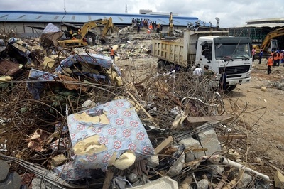 ジンバブエの宗教イベントで将棋倒し、少なくとも11人死亡 