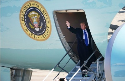 トランプ氏、ベトナムへ出発 米朝首脳会談へ