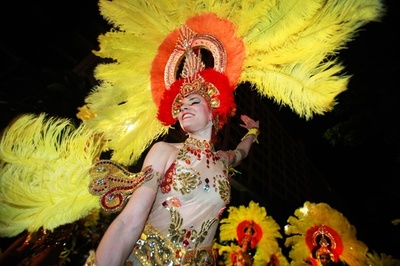 サンタクルス・デ・テネリフェのカーニバルでパレード