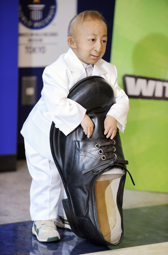 世界一背の低い何平平さんが来日