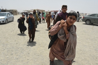 タリバン、アフガン国境の9割掌握と主張