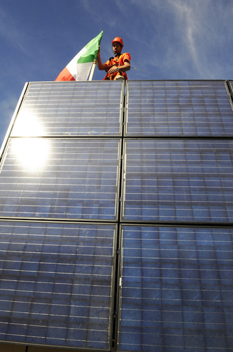 世界の大学が競う「ソーラーハウス」建築コンペ、スペインで