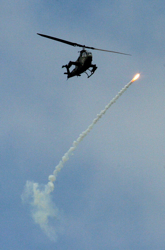 イスラエル軍のガザ攻撃、アッバス議長が和平交渉を一時停止