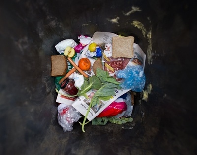 世界の食料の最大半分がごみに、英団体が警鐘