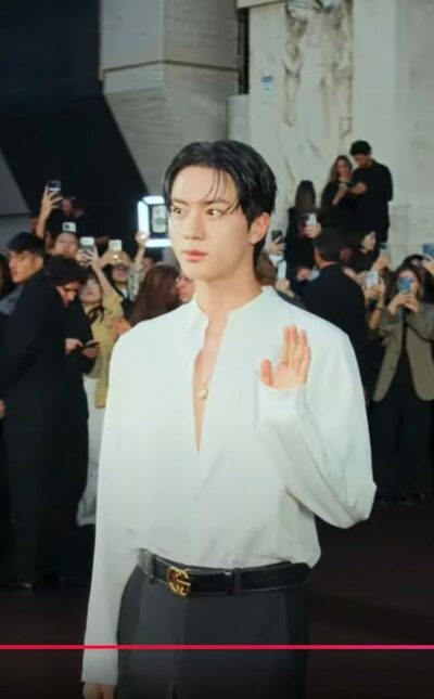 BTSジン、ミラノで“GUCCIの王族”と話題に