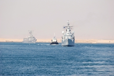 海賊横行のソマリア沖へ海自派遣を検討、貨物船の安全確保