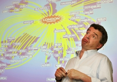 「機内トイレ有料化はウソ」の格安航空会社、新たな課金アイデアを募集