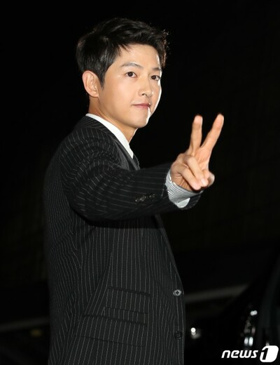 ソン・ジュンギ、「APAN STAR AWARDS」で大賞 – KOREA WAVE