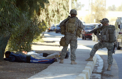 バグダッド中心部の市場で車両爆弾攻撃、少なくとも14人死亡、64人負傷