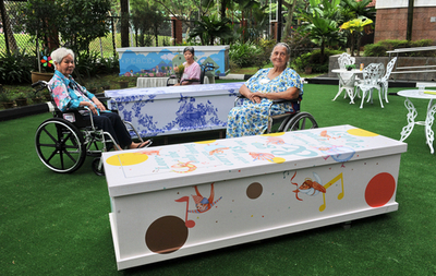 死後も明るく、シンガポールで「幸福のひつぎ」コンテスト