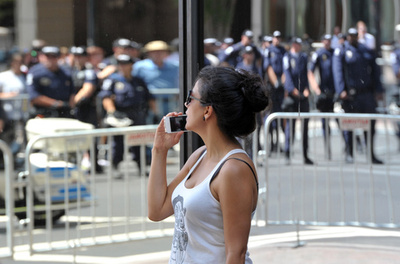 米当局、空から市民の携帯電話データを収集 WSJ紙