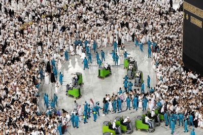 サウジでラマダン開始 メッカでは清掃も