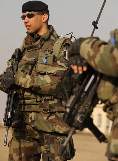 仏、アフガン駐留軍を増強へ