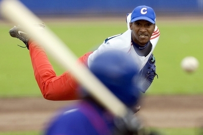 キューバの野球選手がMLB挑戦に向けて祖国を発つ