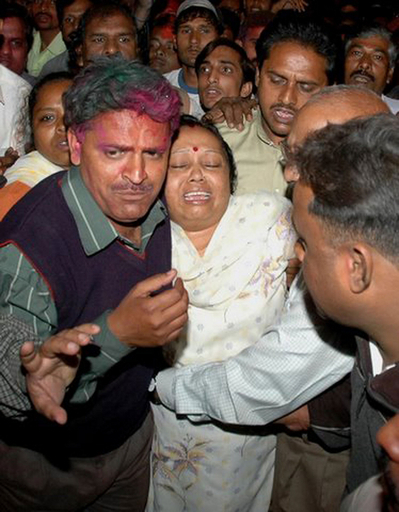 毛派反政府勢力、政治家を暗殺 - インド