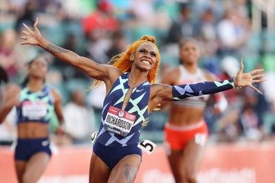 大麻で五輪出場禁止の陸上100m女王、米の現役・元選手が擁護
