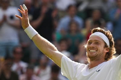 ルブレフが5セットの激闘制す 自身初のウィンブルドン8強入り