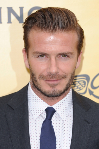 デビッド・ベッカム、新フレグランスのキャンペーンビデオでセクシーボディを披露