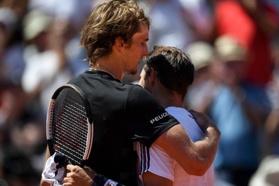 ズベレフまたもフルセット勝ち、辛くも全仏4回戦へ デルポトロは快勝