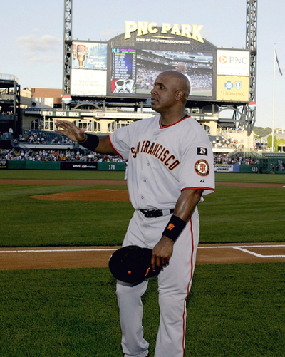 パイレーツ ボンズを称える