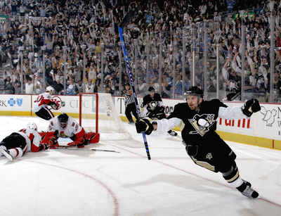 ペンギンズ セネターズに快勝しプレーオフ初戦を白星で飾る