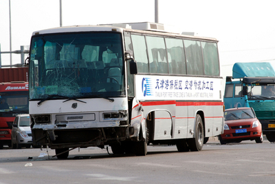 上司と口論した男がバスで暴走、9人死亡 中国　
