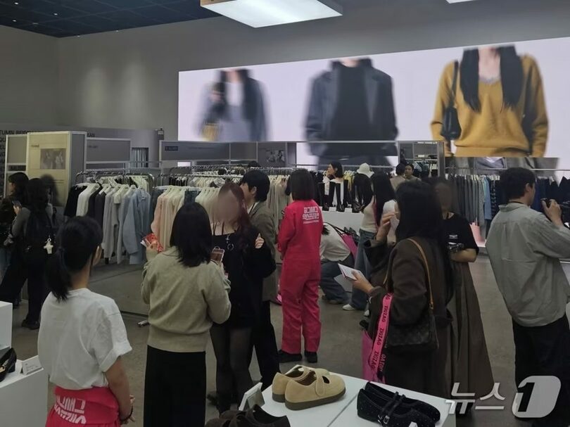 「ジグザグ・エクスプレス」の期間限定店の1階内部(c)news1