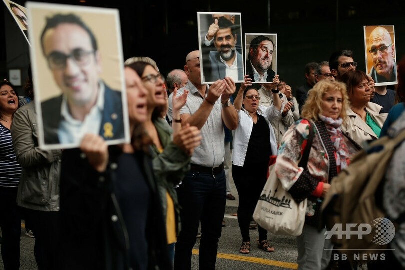 カタルーニャ独立派幹部に長期禁錮刑 バルセロナで抗議デモ
