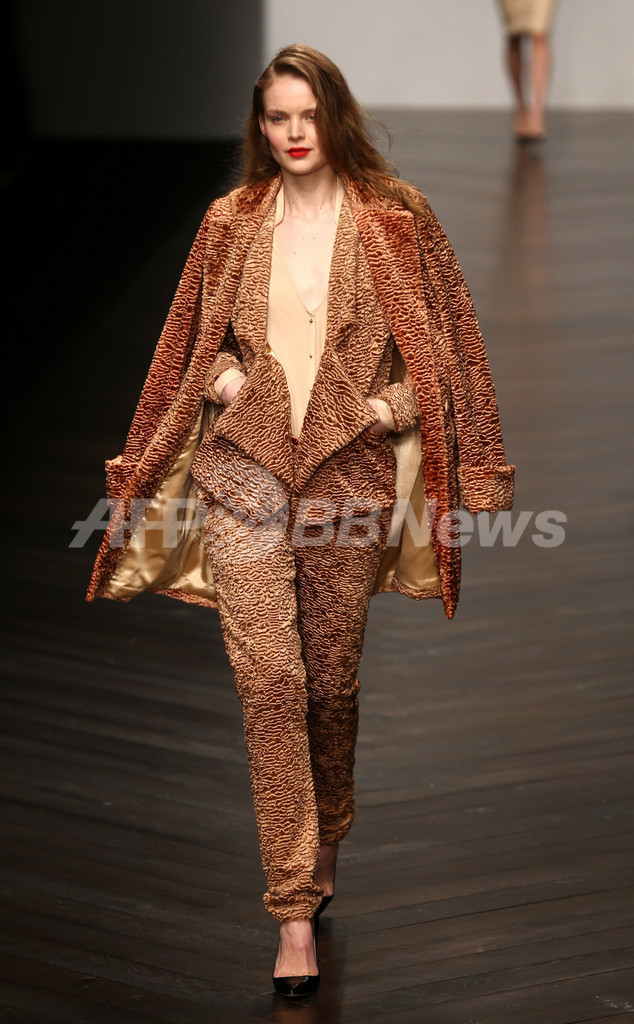 ＜13/14年秋冬ロンドンコレクション＞フェルダー・フェルダー 写真21枚 国際ニュース：AFPBB News