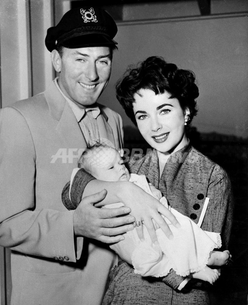 8度の結婚をしたエリザベス・テイラーと夫たち 写真17枚 国際ニュース