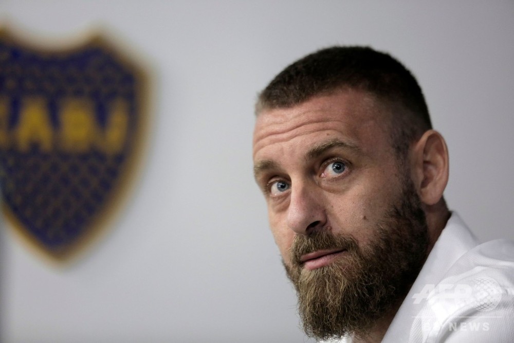 元イタリア代表デ・ロッシが現役引退を表明、家庭の事情で 写真6枚 国際ニュース:AFPBB News