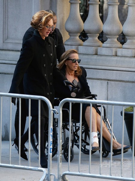 ヒラリー・クリントンやアナ・ウィンターらも出席、オスカー・デ・ラ・レンタ氏葬儀