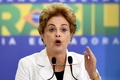 ブラジルの首都ブラジリアで開かれた催しでスピーチするジルマ・ルセフ大統領（2016年4月12日撮影）。(c)AFP/EVARISTO SA